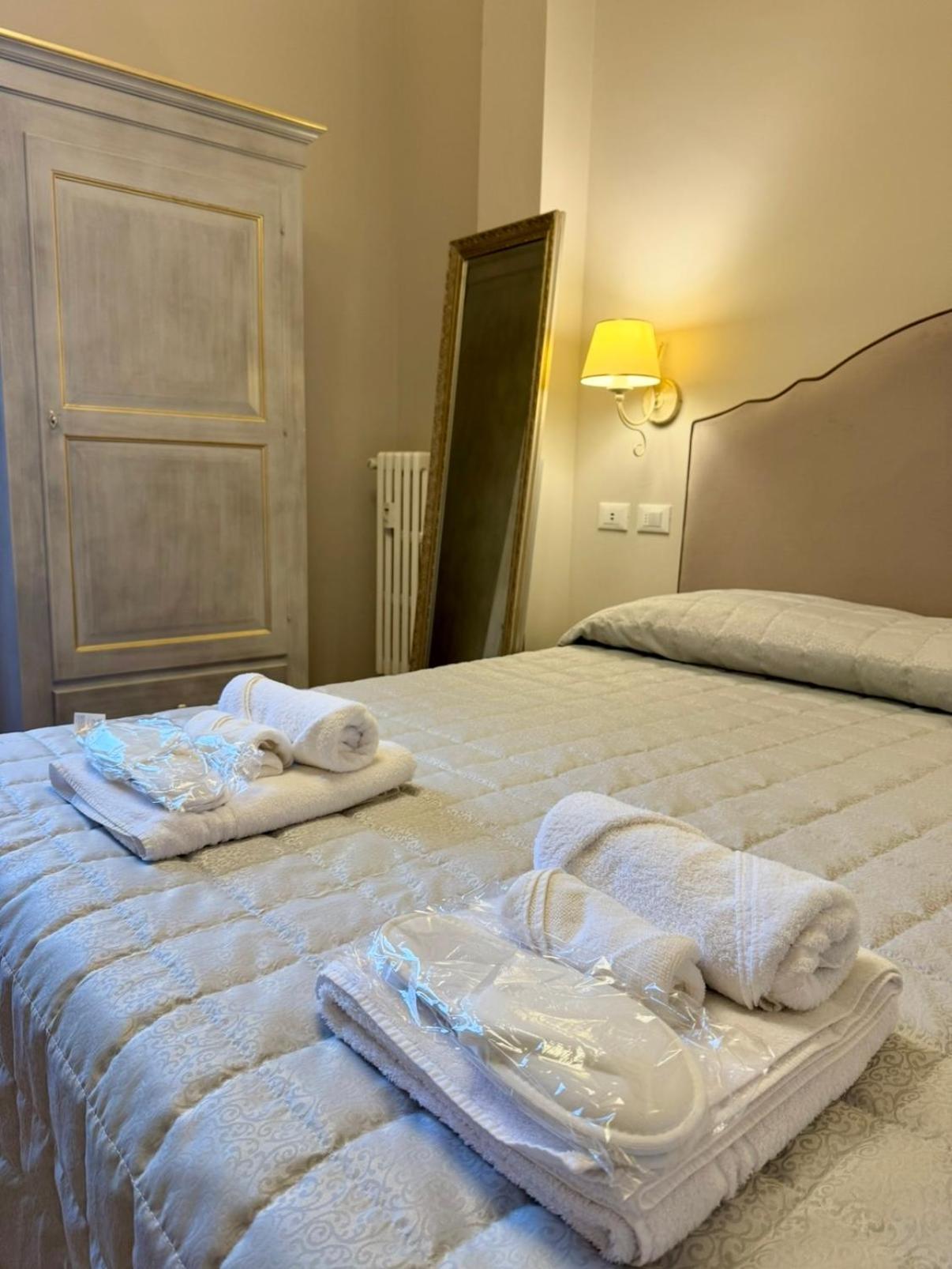 La Boutique By Rjgal B&B Florence Ngoại thất bức ảnh