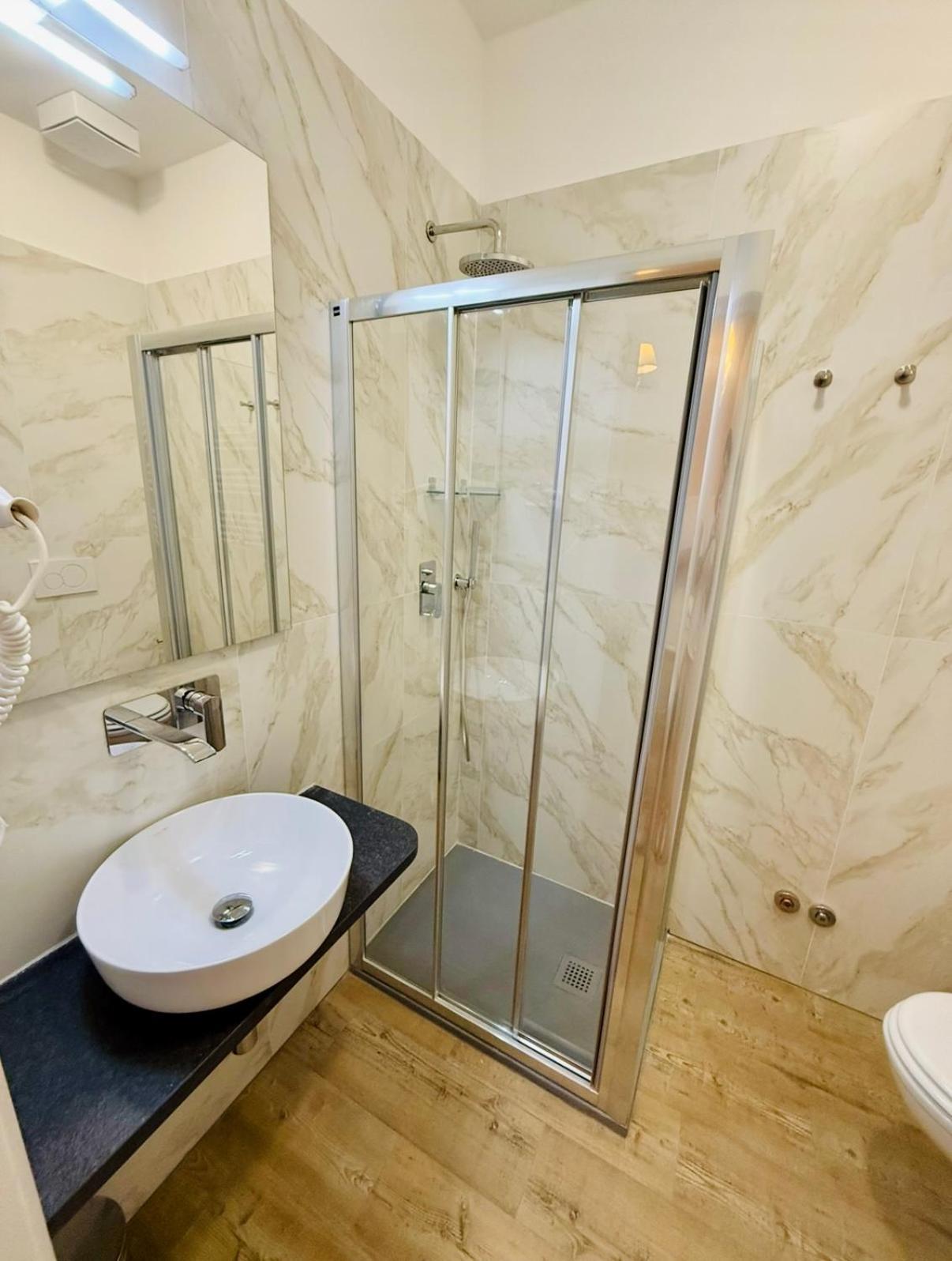 La Boutique By Rjgal B&B Florence Ngoại thất bức ảnh