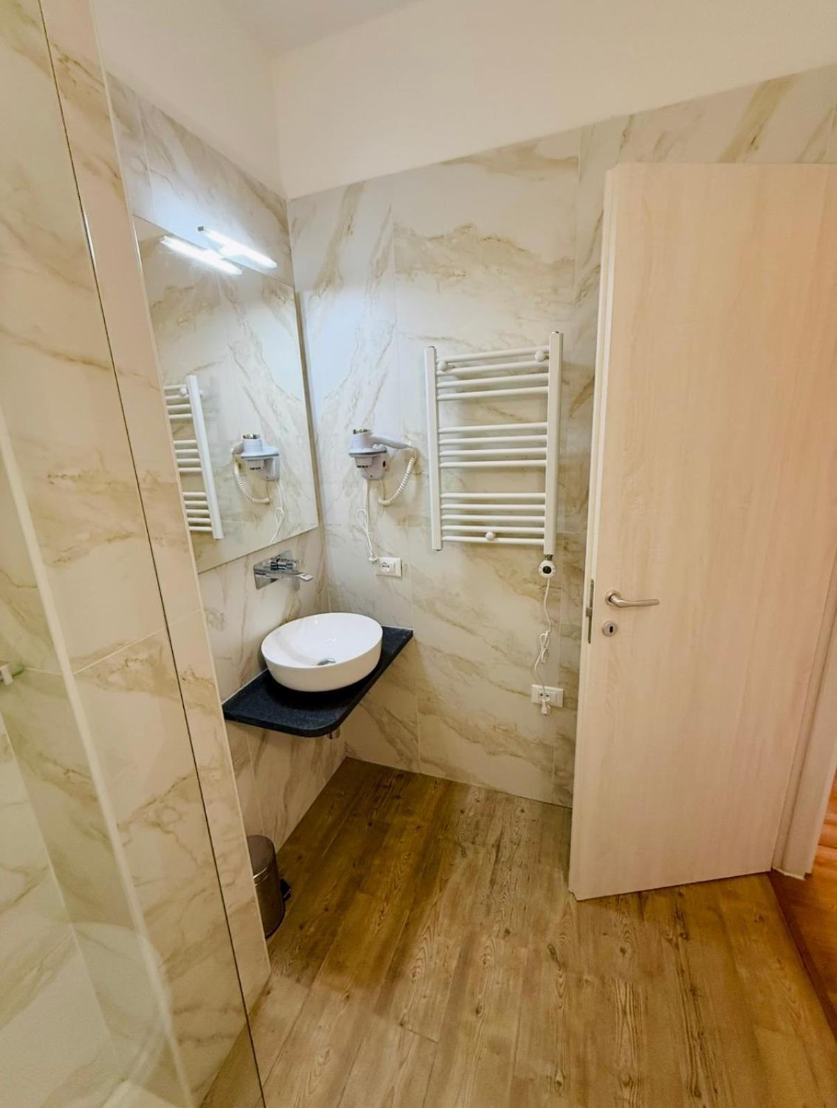La Boutique By Rjgal B&B Florence Ngoại thất bức ảnh